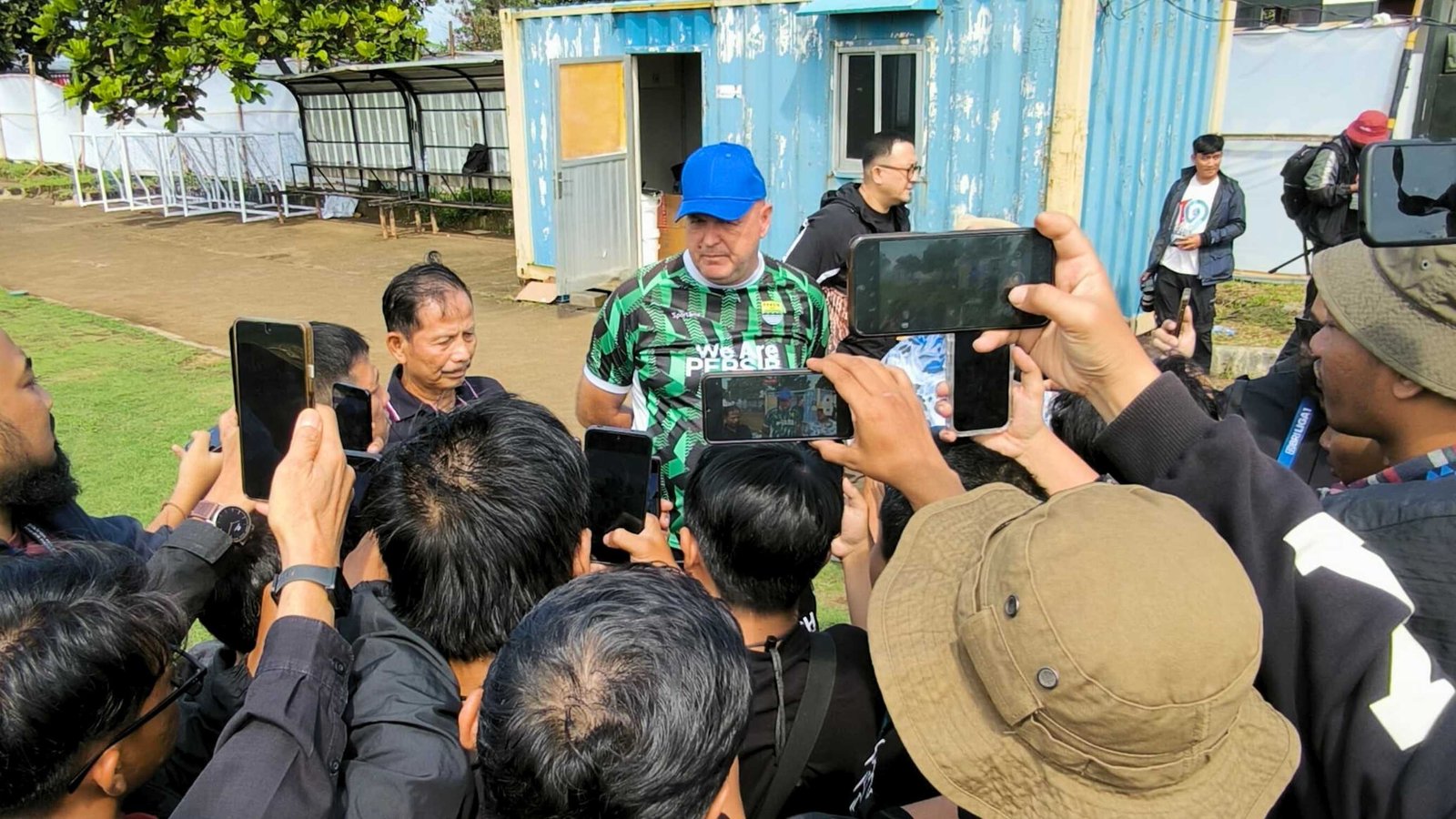 The Rise of AI-Powered Personal Assistants: How They Manage